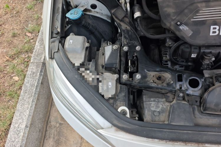 Used BMW 1 Series 2019 118i Fashion Model Engine Bay Right