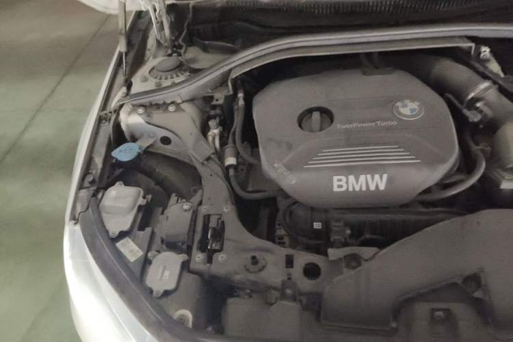 Used BMW 1 Series 2019 118i Fashion Model Engine Bay Right