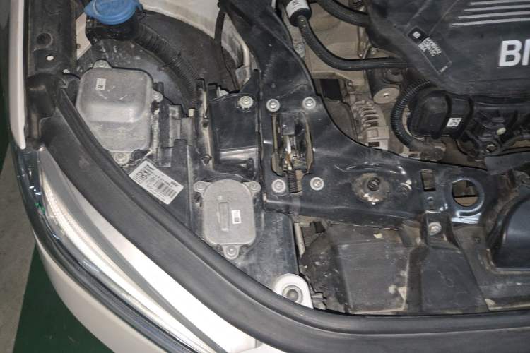 Used BMW 1 Series 2019 118i Fashion Model Engine Bay Right