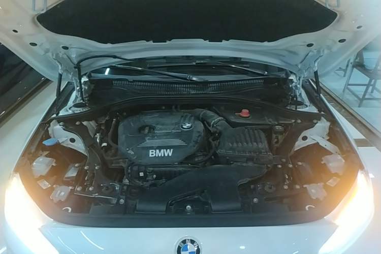 Used BMW 1 Series 2019 118i Fashion Model Engine Bay