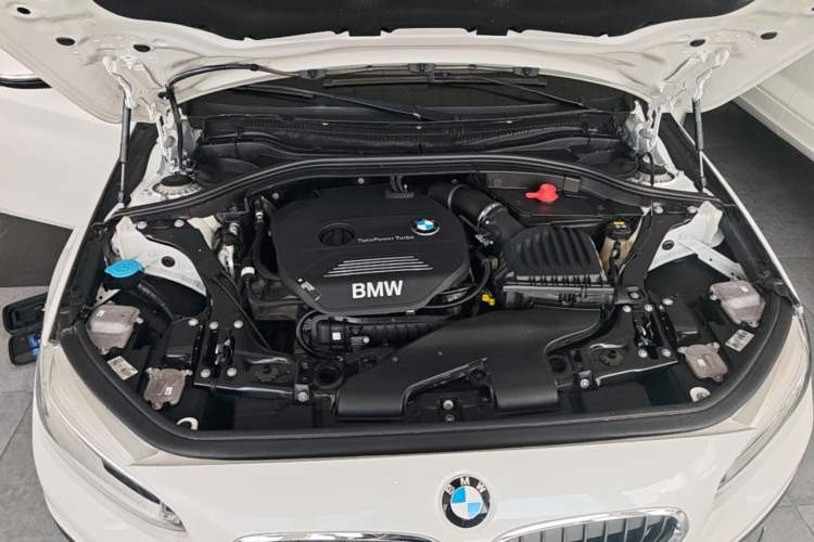 Used BMW 1 Series 2019 118i Fashion Model Engine Bay