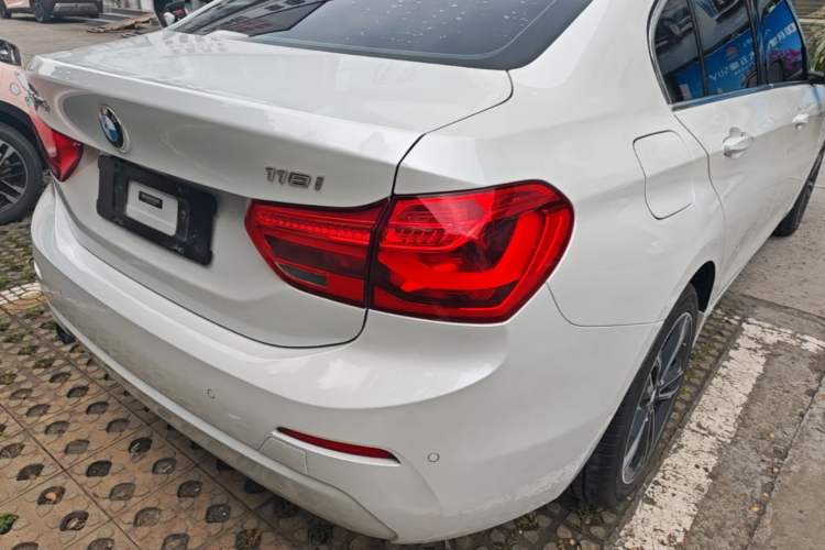 Used BMW 1 Series 2019 118i Fashion Model Exterior 3