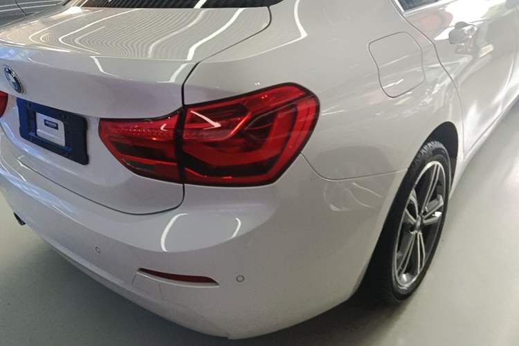 Used BMW 1 Series 2019 118i Fashion Model Exterior 3