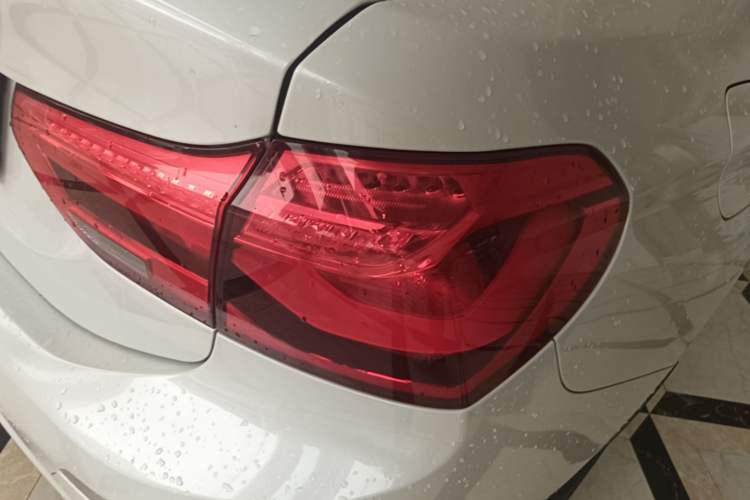 Used BMW 1 Series 2019 118i Fashion Model Exterior 3