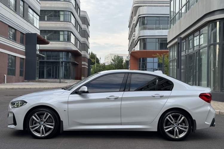 Used BMW 1 Series 2019 120i Leading Model M Sport Package Exterior 4