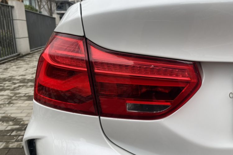 Used BMW 1 Series 2019 120i Leading Model M Sport Package Exterior 4