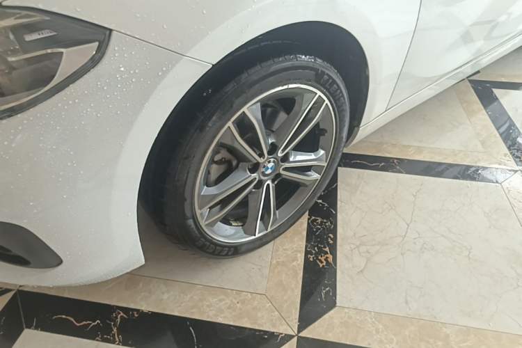 Used BMW 1 Series 2019 118i Fashion Model Exterior 4