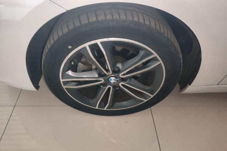 Used BMW 1 Series 2019 118i Fashion Model Exterior 4