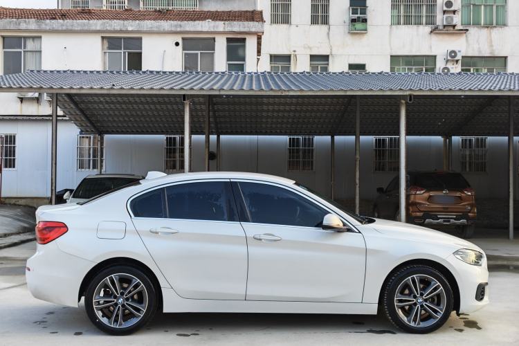 Used BMW 1 Series 2019 118i Fashion Model Exterior 5