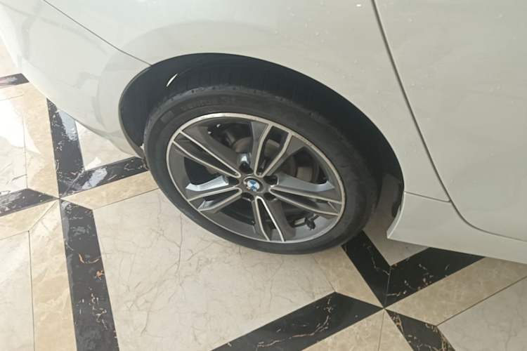 Used BMW 1 Series 2019 118i Fashion Model Exterior 5