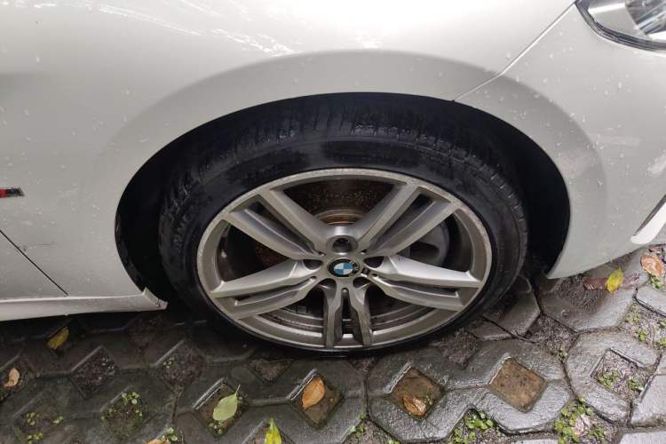 Used BMW 1 Series 2019 120i Leading Model M Sport Package Exterior 7