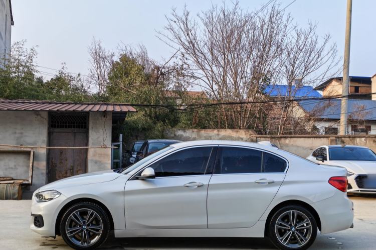 Used BMW 1 Series 2019 118i Fashion Model Exterior 9