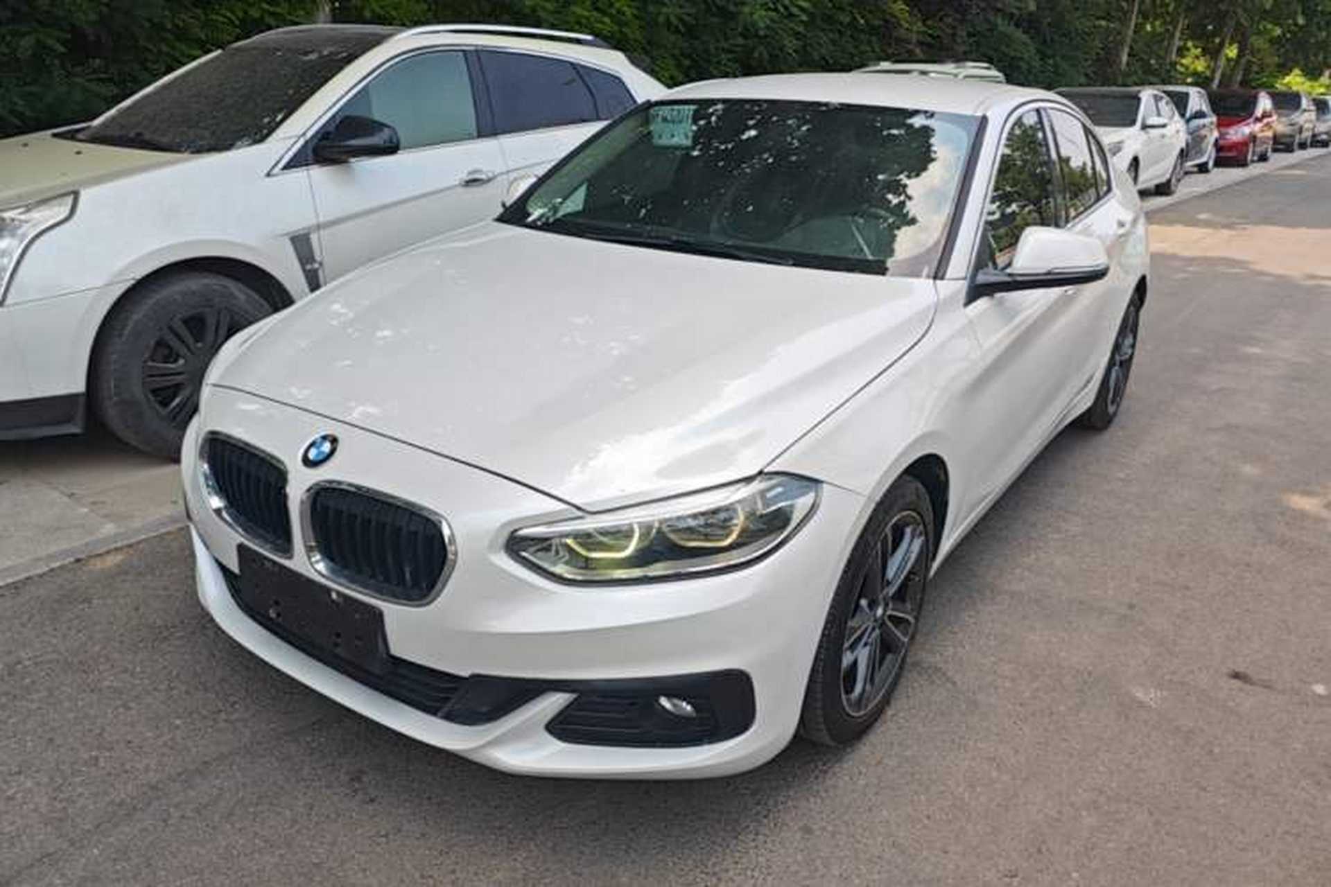 Used BMW 1 Series 2019 118i Fashion Model Front Left 45 Deg