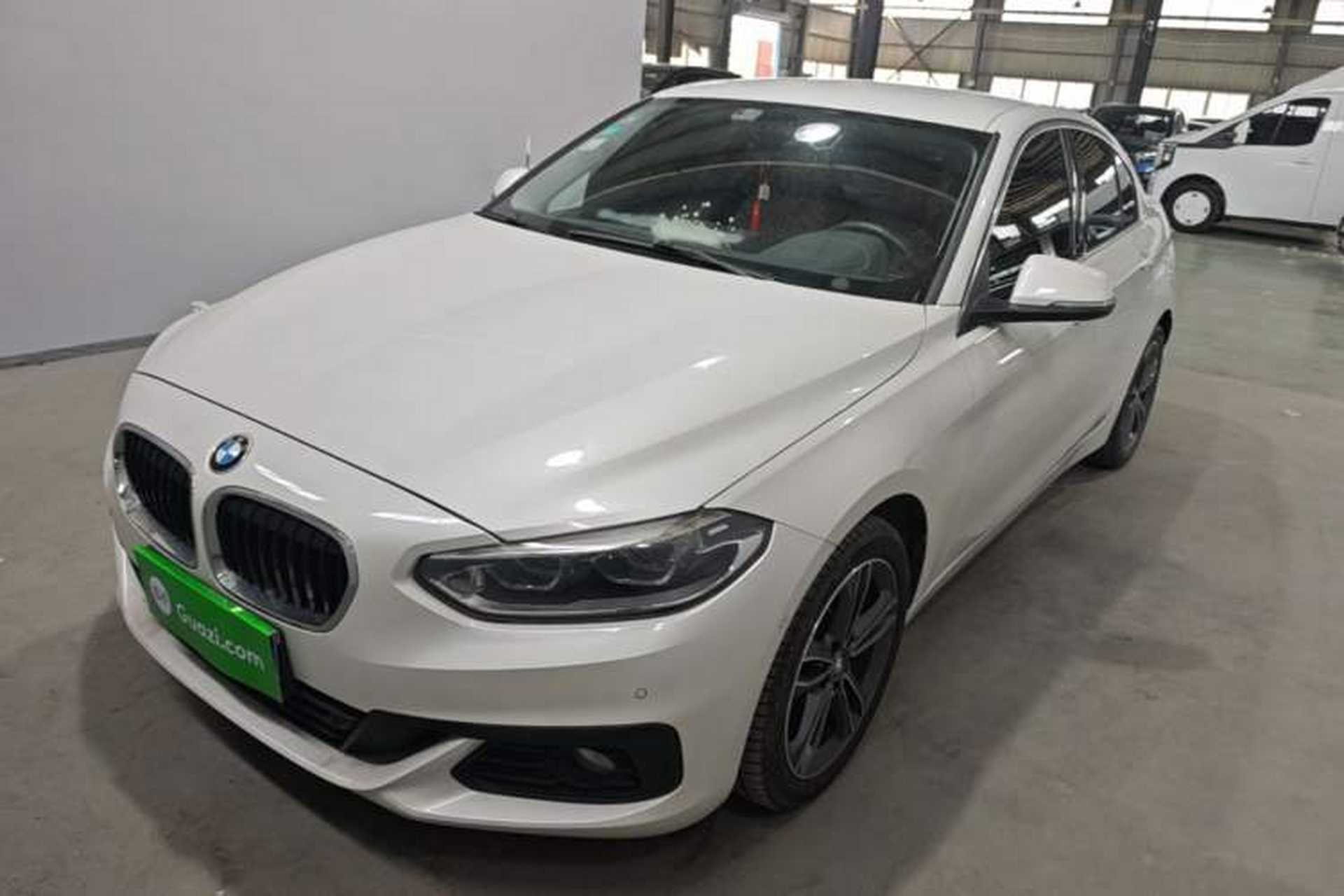 Used BMW 1 Series 2019 118i Fashion Model Front Left 45 Deg