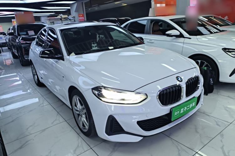 Used BMW 1 Series 2019 118i M Sport Package Front Right 45 Deg