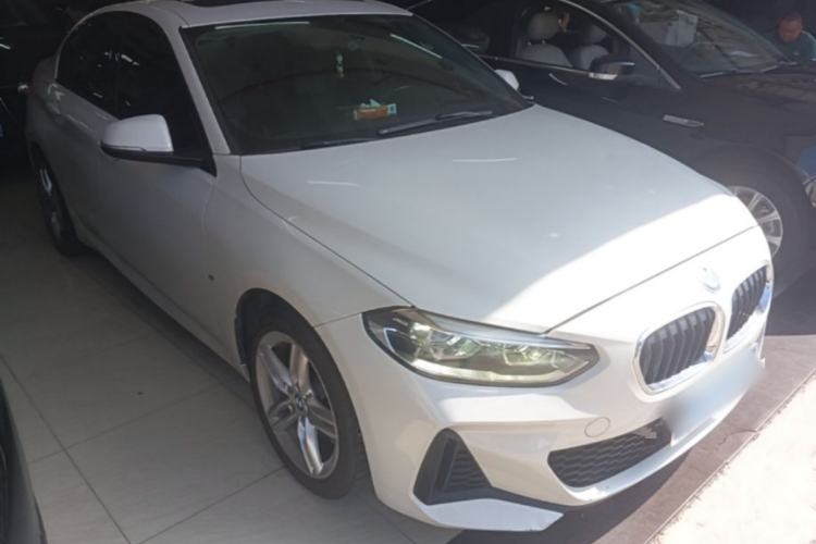 Used BMW 1 Series 2019 118i M Sport Package Front Right 45 Deg