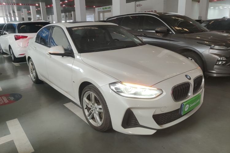 Used BMW 1 Series 2019 118i M Sport Package Front Right 45 Deg