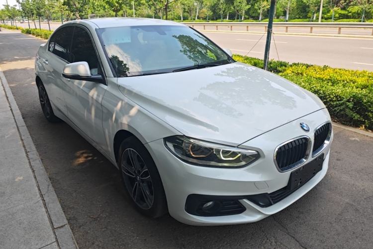 Used BMW 1 Series 2019 118i Fashion Model Front Right 45 Deg