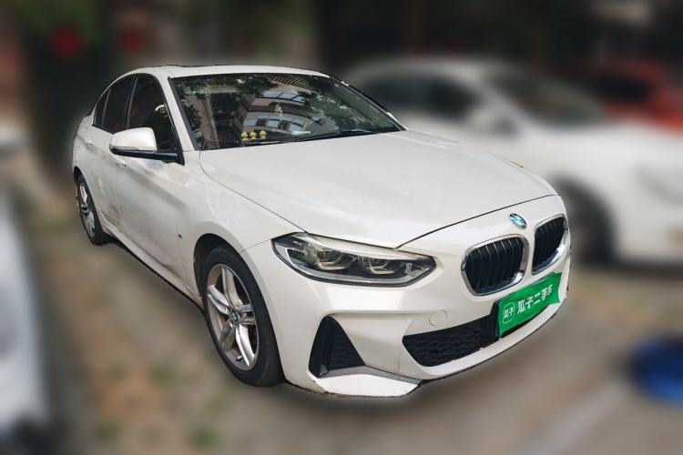 Used BMW 1 Series 2019 118i M Sport Package Front Right 45 Deg