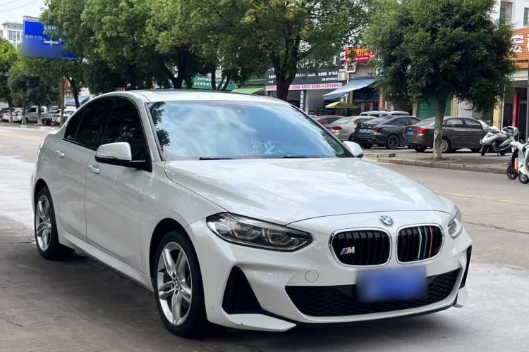 Used BMW 1 Series 2019 118i M Sport Package Front Right 45 Deg
