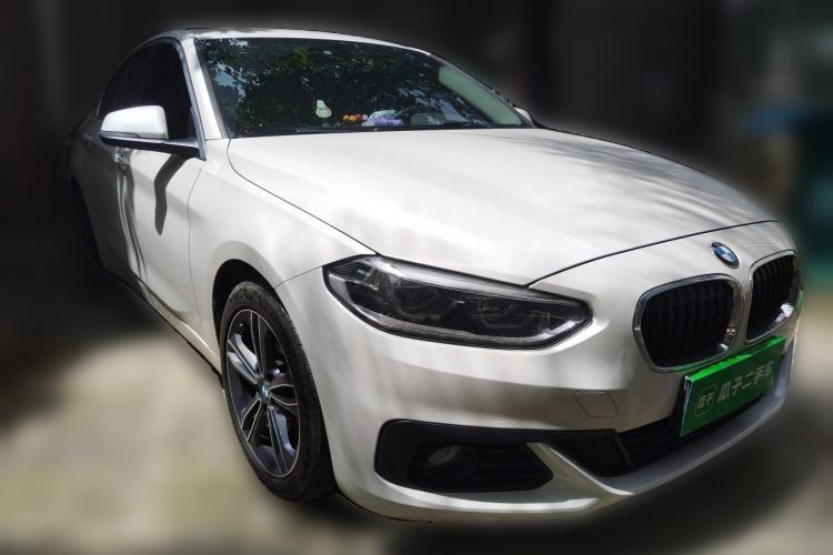 Used BMW 1 Series 2019 118i Fashion Model Front Right 45 Deg