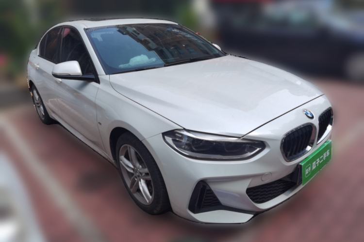 Used BMW 1 Series 2019 118i M Sport Package Front Right 45 Deg