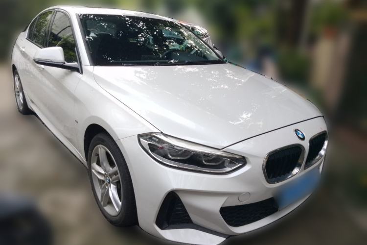 Used BMW 1 Series 2019 118i M Sport Package Front Right 45 Deg