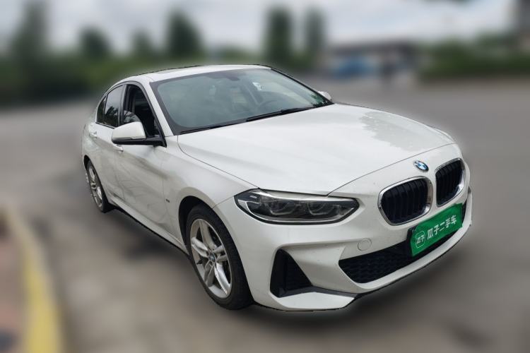 Used BMW 1 Series 2019 118i M Sport Package Front Right 45 Deg