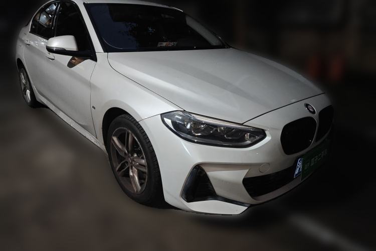 Used BMW 1 Series 2019 118i M Sport Package Front Right 45 Deg