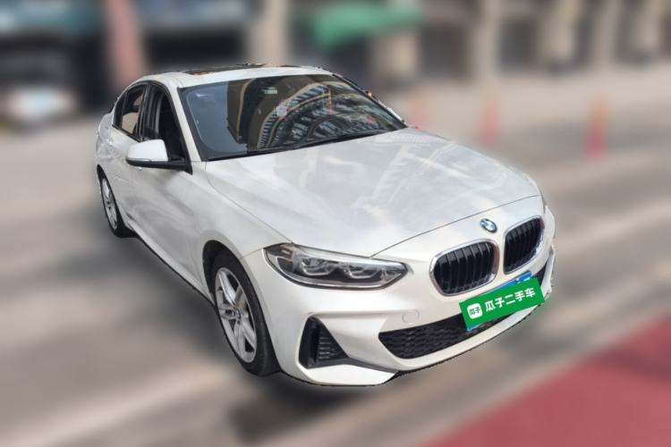Used BMW 1 Series 2019 118i M Sport Package Front Right 45 Deg