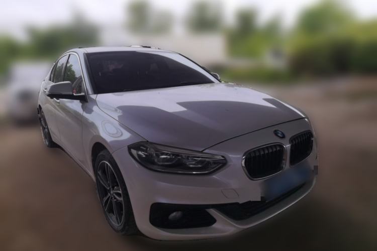 Used BMW 1 Series 2019 118i Fashion Model Front Right 45 Deg