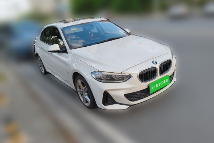 Used BMW 1 Series 2019 118i M Sport Package Front Right 45 Deg