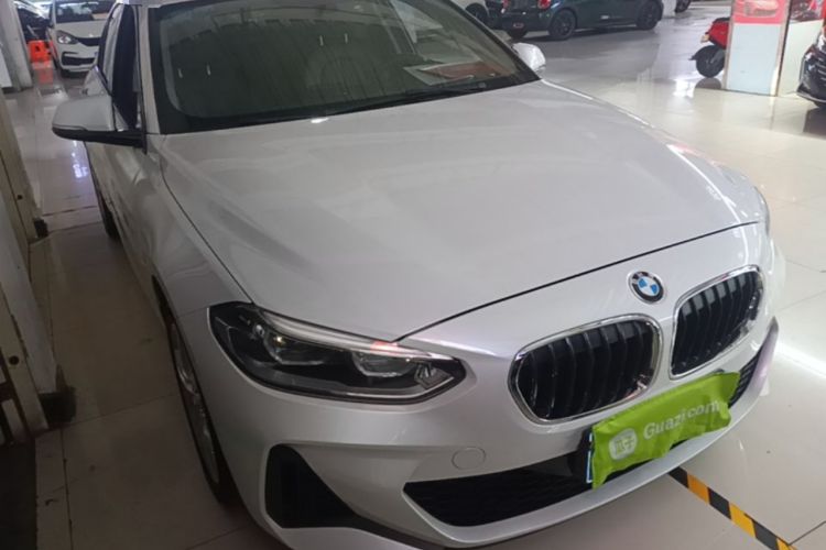 Used BMW 1 Series 2019 118i M Sport Package Front Right 45 Deg