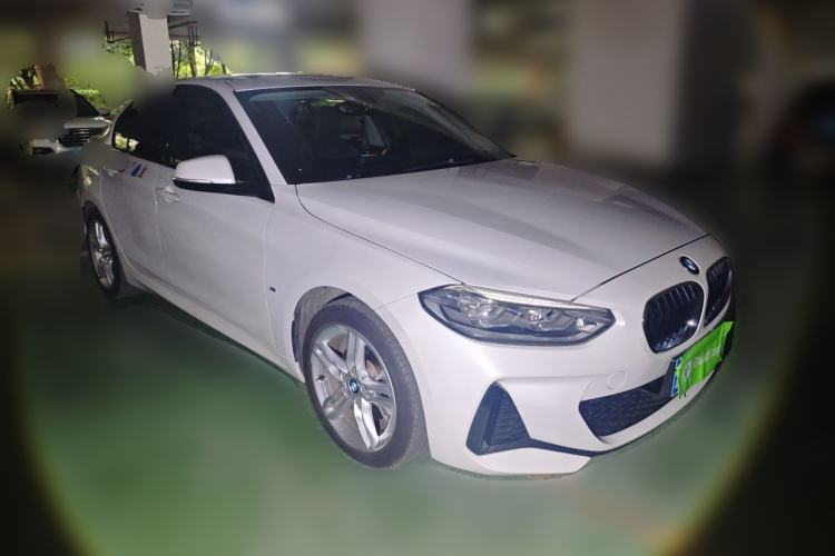 Used BMW 1 Series 2019 118i M Sport Package Front Right 45 Deg