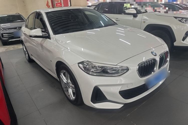Used BMW 1 Series 2019 118i M Sport Package Front Right 45 Deg