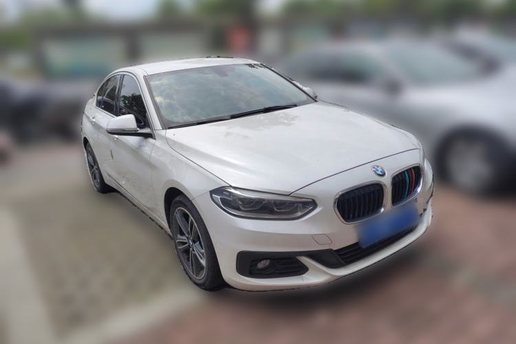 Used BMW 1 Series 2019 118i Fashion Model Front Right 45 Deg