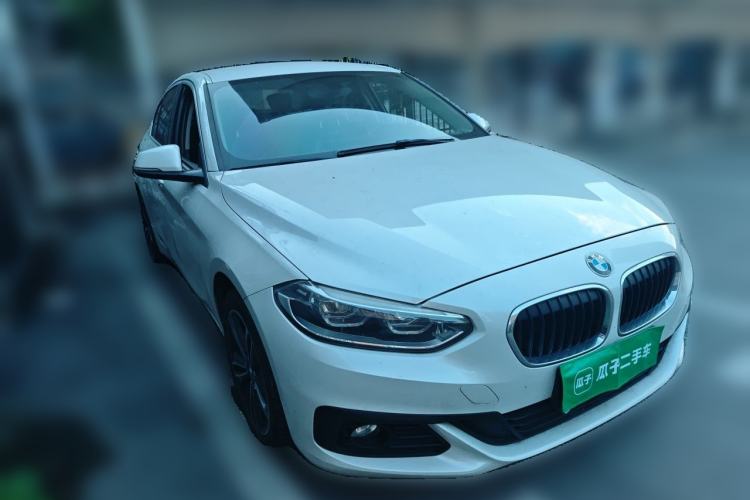 Used BMW 1 Series 2019 118i Fashion Model Front Right 45 Deg