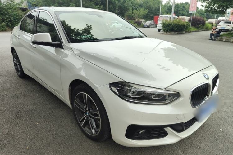 Used BMW 1 Series 2019 118i Fashion Model Front Right 45 Deg
