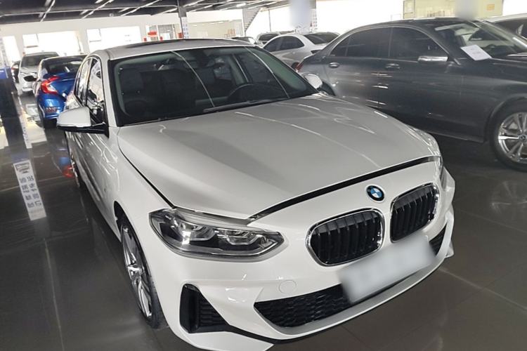 Used BMW 1 Series 2019 120i Leading Model M Sport Package Front Right 45 Deg