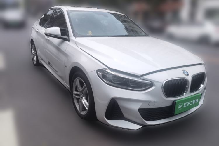 Used BMW 1 Series 2019 118i M Sport Package Front Right 45 Deg