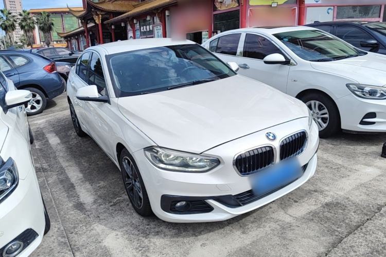 Used BMW 1 Series 2019 118i Fashion Model Front Right 45 Deg