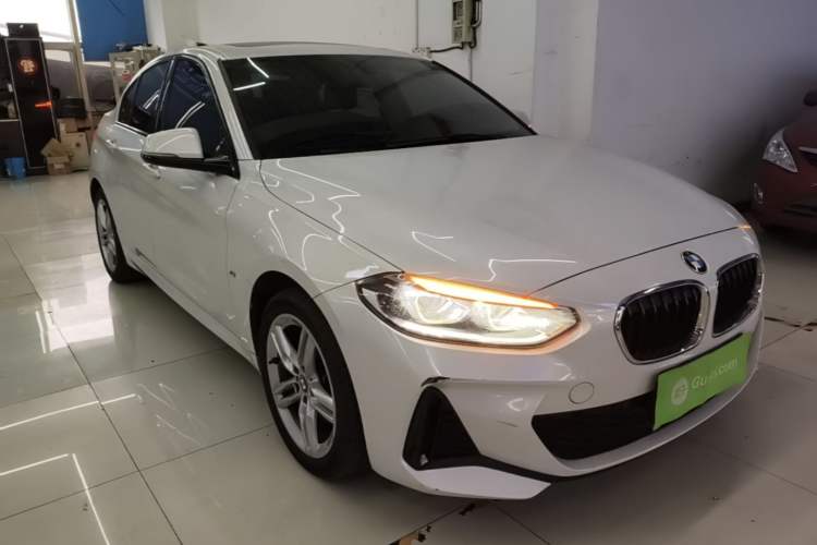 Used BMW 1 Series 2019 118i M Sport Package Front Right 45 Deg