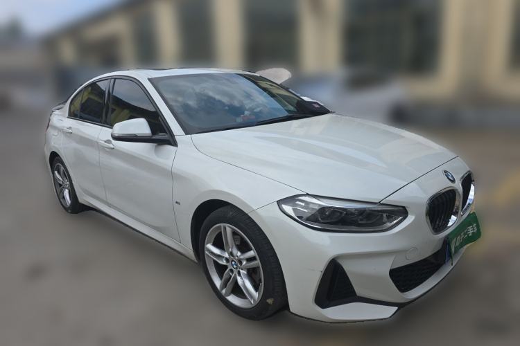 Used BMW 1 Series 2019 118i M Sport Package Front Right 45 Deg