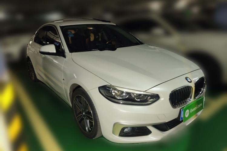Used BMW 1 Series 2019 118i Fashion Model Front Right 45 Deg