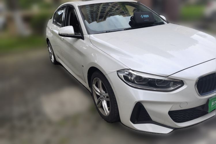 Used BMW 1 Series 2019 118i M Sport Package Front Right 45 Deg