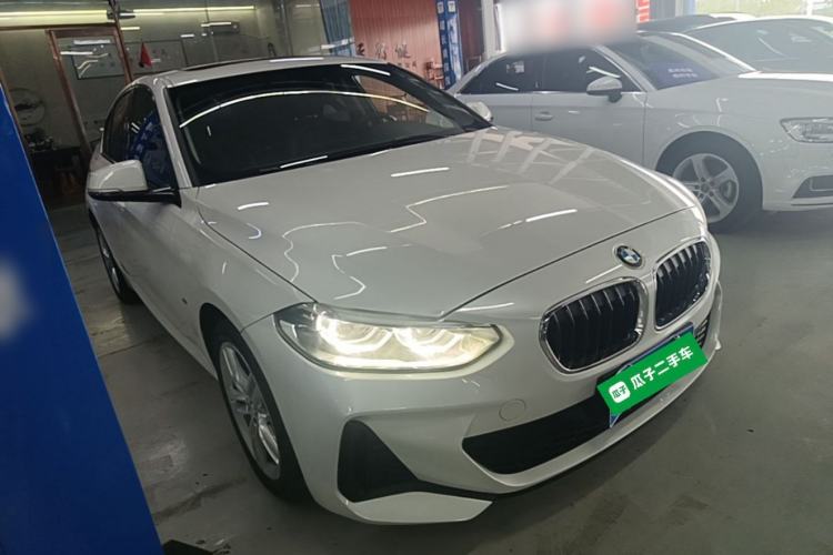 Used BMW 1 Series 2019 118i M Sport Package Front Right 45 Deg