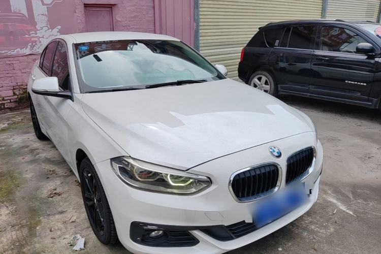 Used BMW 1 Series 2019 118i Fashion Model Front Right 45 Deg