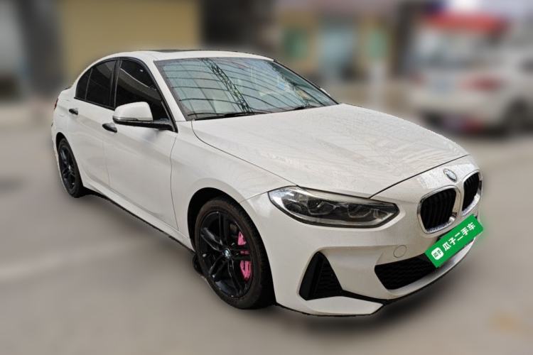 Used BMW 1 Series 2019 118i M Sport Package Front Right 45 Deg
