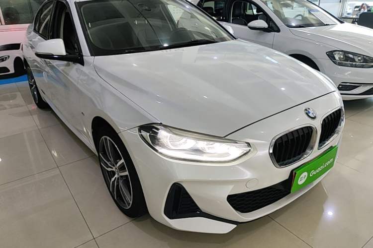 Used BMW 1 Series 2019 120i Leading Model M Sport Package Front Right 45 Deg