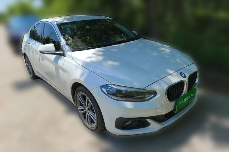 Used BMW 1 Series 2019 118i Fashion Model Front Right 45 Deg